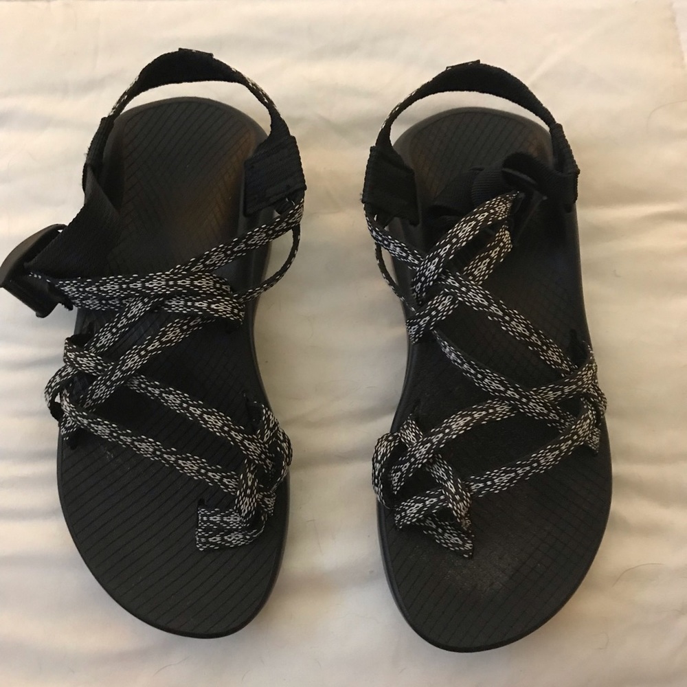 Women’s Chacos size 6